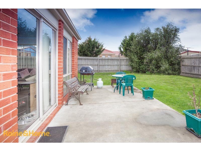 11 Burge Drive, Sunbury VIC 3429