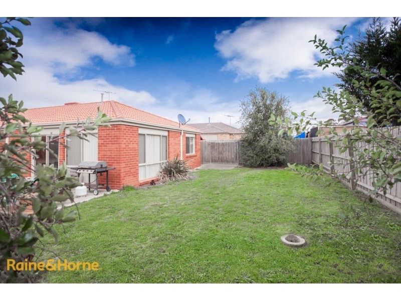 11 Burge Drive, Sunbury VIC 3429