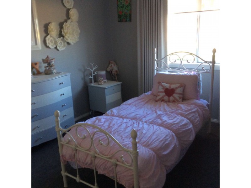 9 PAPERBARK AVENUE, Sunbury VIC 3429