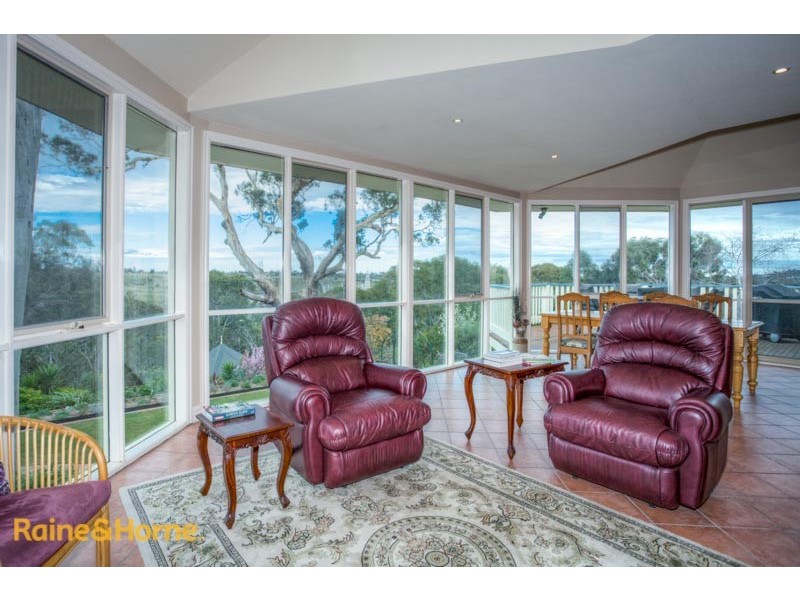 69 Yellow Gum Boulevard, Sunbury VIC 3429