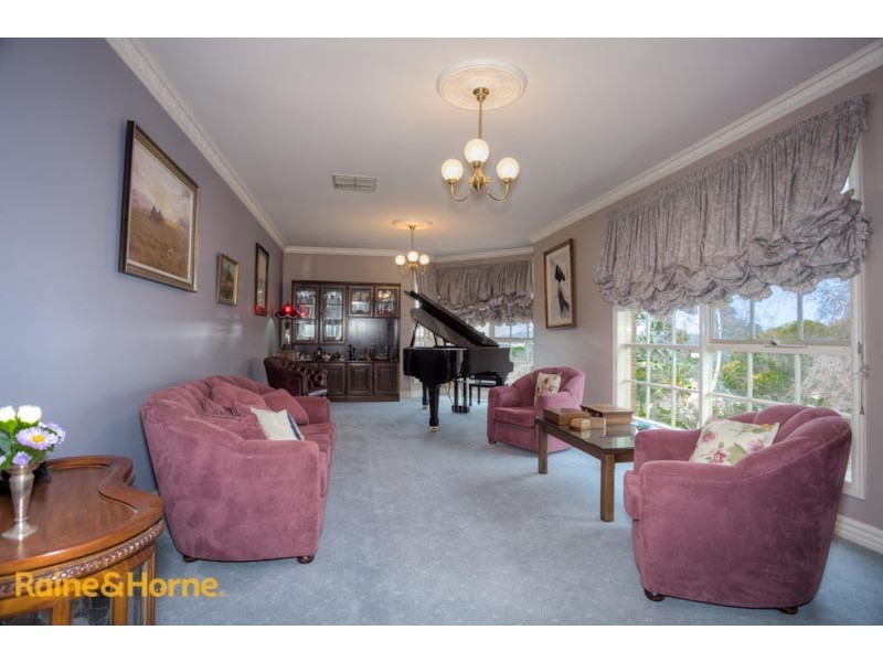 69 Yellow Gum Boulevard, Sunbury VIC 3429