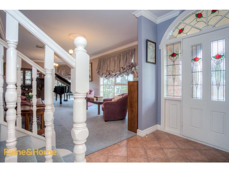 69 Yellow Gum Boulevard, Sunbury VIC 3429