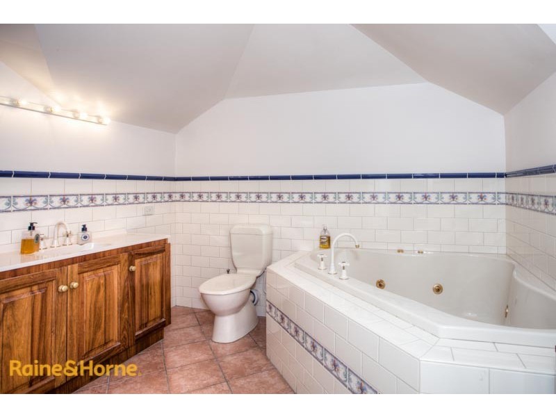 69 Yellow Gum Boulevard, Sunbury VIC 3429