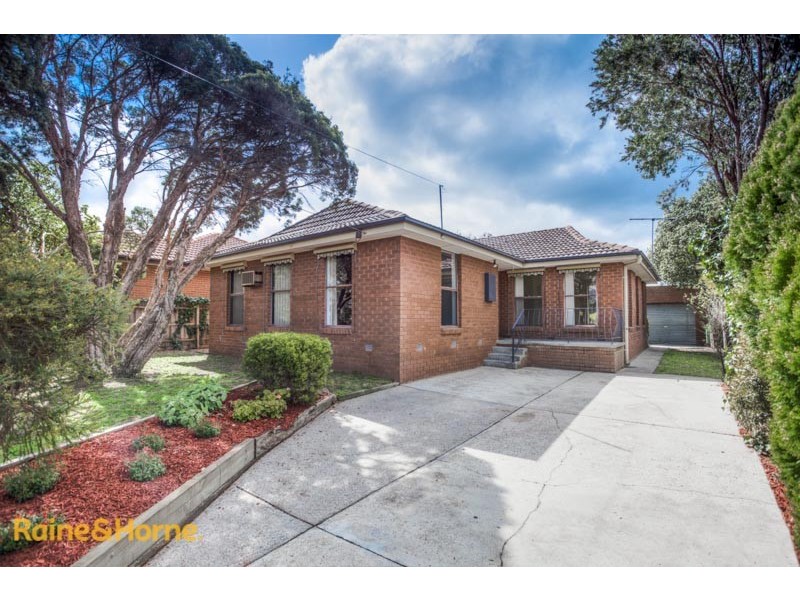 76 McKell Avenue, Sunbury VIC 3429