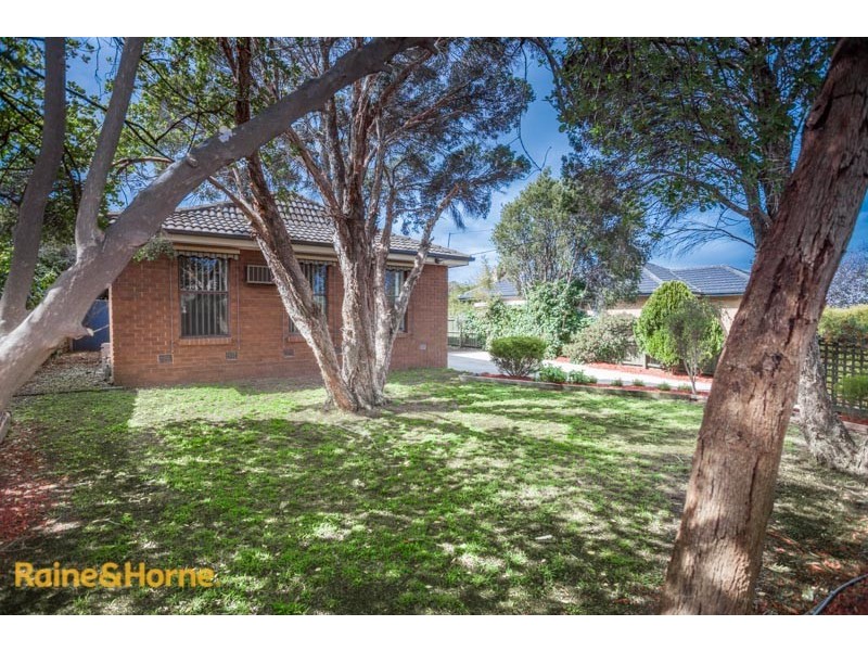 76 McKell Avenue, Sunbury VIC 3429