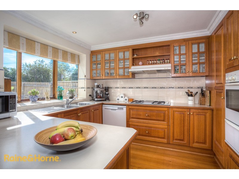 20 Marjorie Avenue, Sunbury VIC 3429