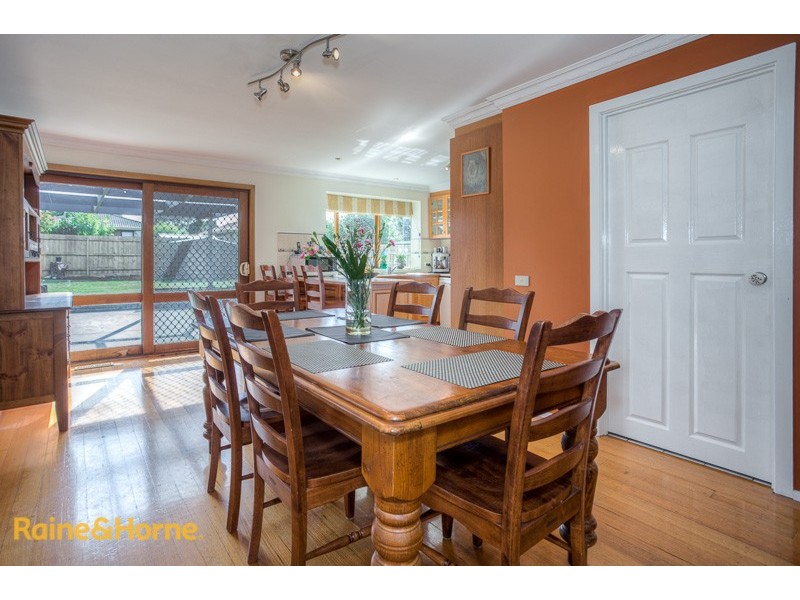 20 Marjorie Avenue, Sunbury VIC 3429