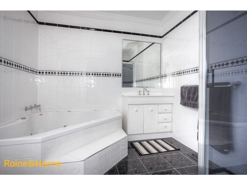 20 Marjorie Avenue, Sunbury VIC 3429