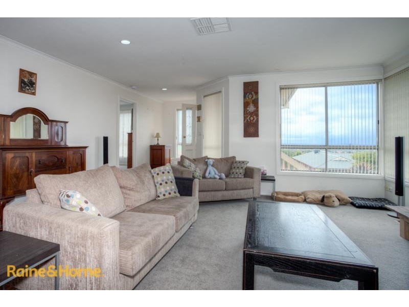 70 Fullbrook Drive, Sunbury VIC 3429