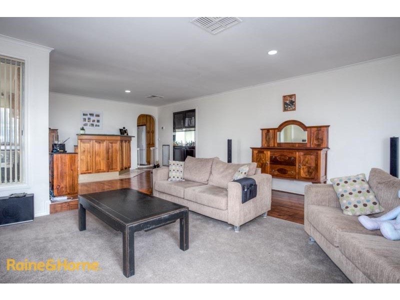 70 Fullbrook Drive, Sunbury VIC 3429