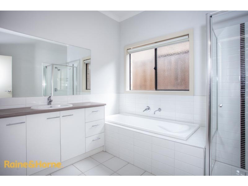 36A Baggygreen Street, Sunbury VIC 3429