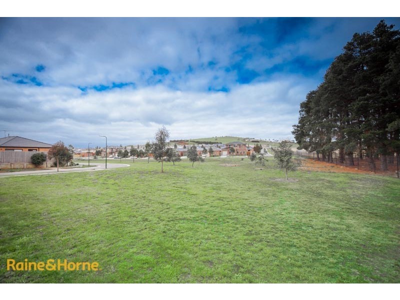 36A Baggygreen Street, Sunbury VIC 3429