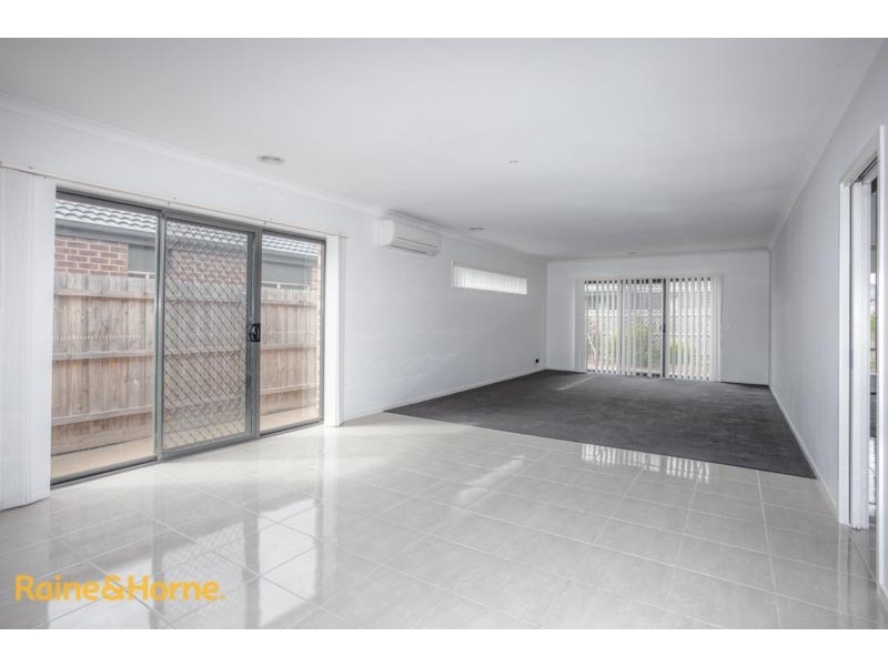 12 Keeper Street, Sunbury VIC 3429