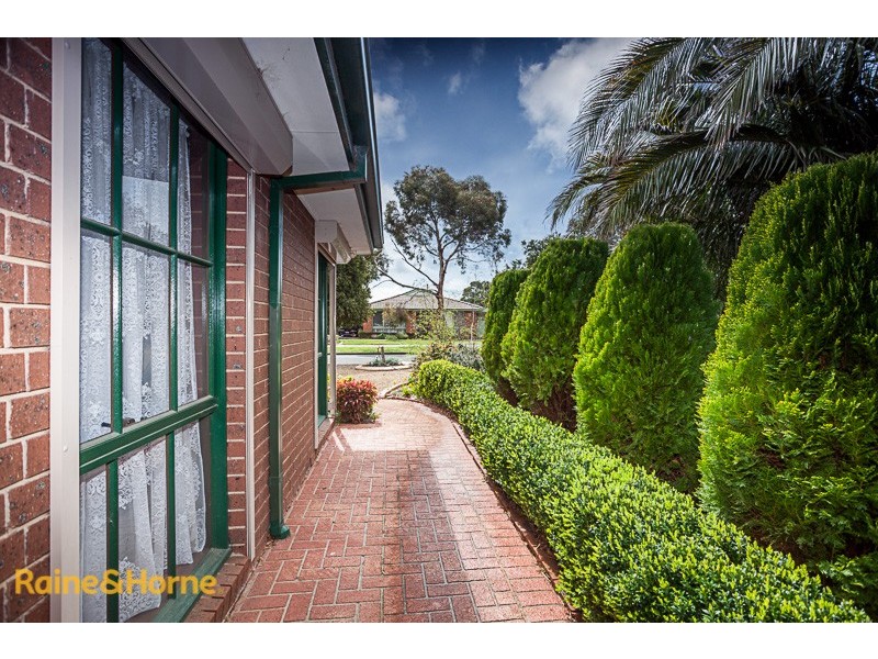 71 Muirfield Drive, Sunbury VIC 3429