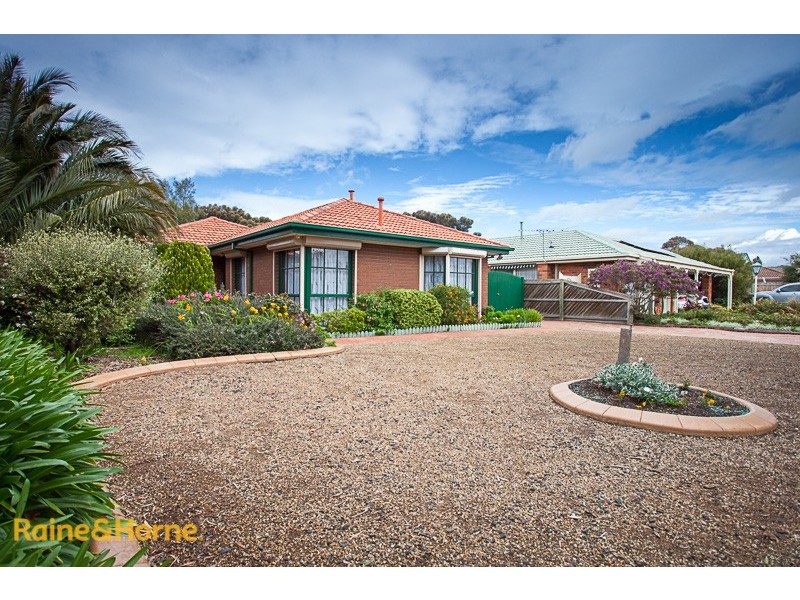 71 Muirfield Drive, Sunbury VIC 3429