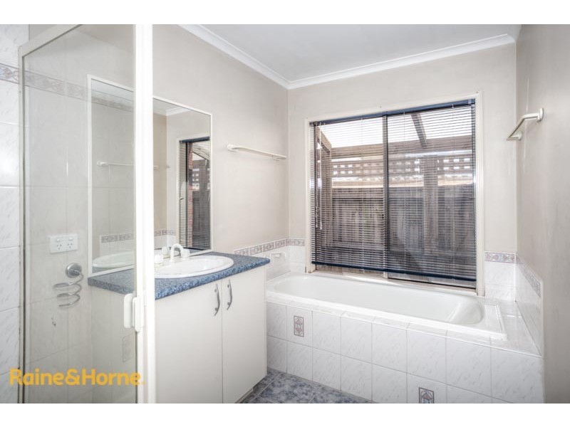 41 Charter Road East, Sunbury VIC 3429