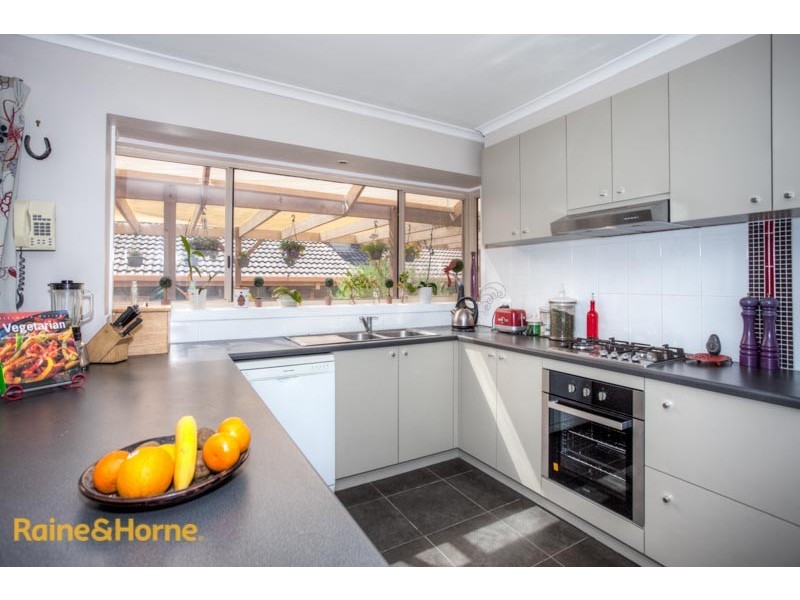 52 Olive Grove, Sunbury VIC 3429