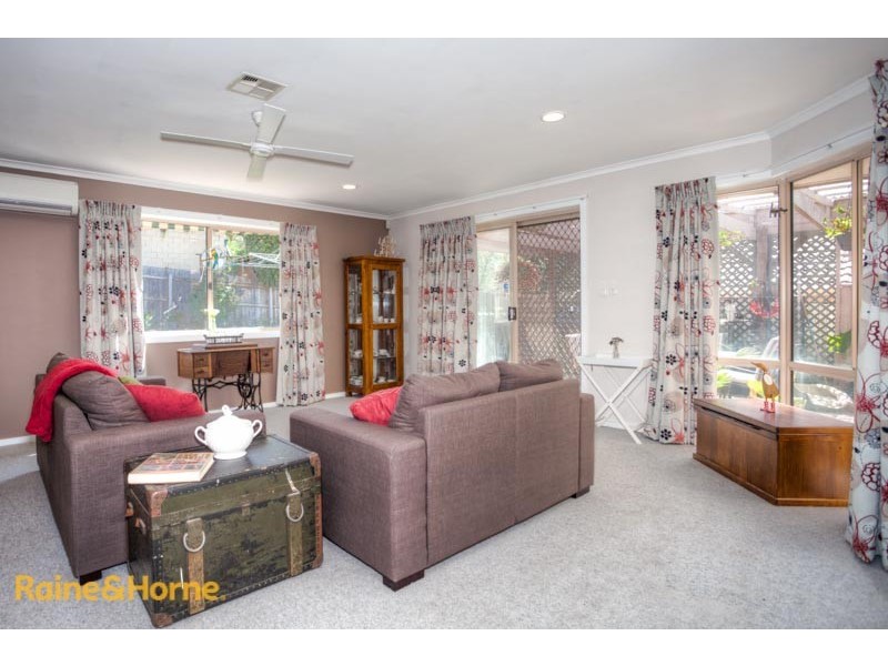 52 Olive Grove, Sunbury VIC 3429