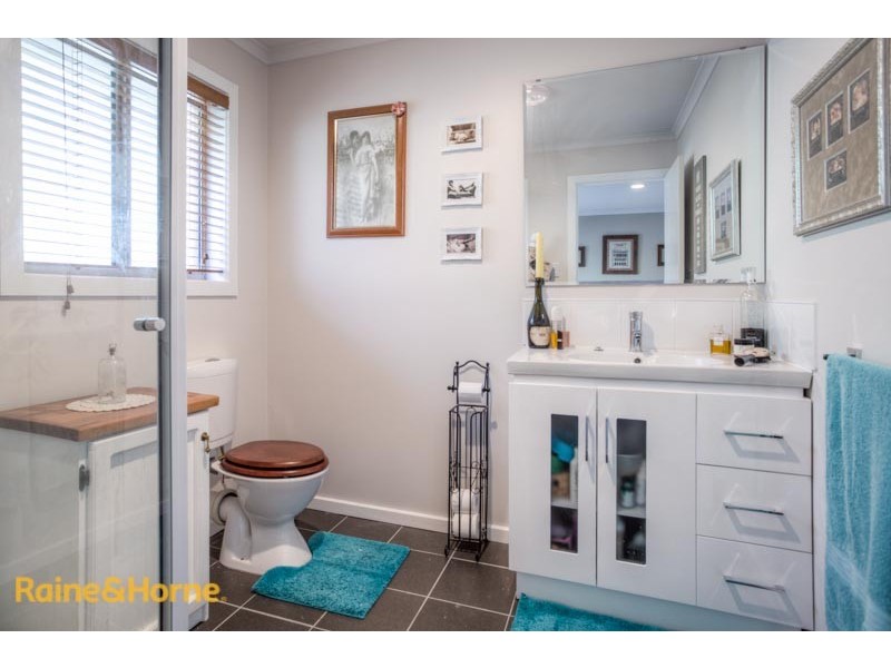 52 Olive Grove, Sunbury VIC 3429