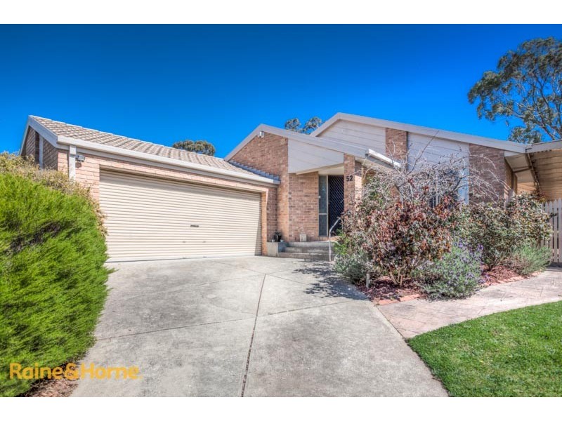 52 Olive Grove, Sunbury VIC 3429