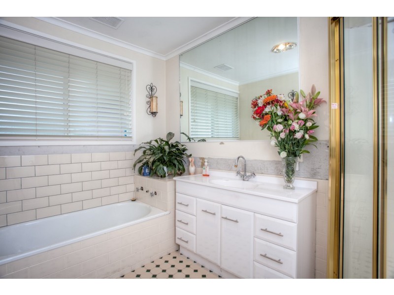 46 Mckell Avenue, Sunbury VIC 3429