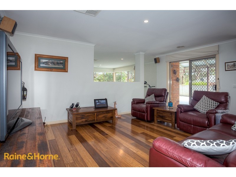 11 Swift Parrot Close, Sunbury VIC 3429