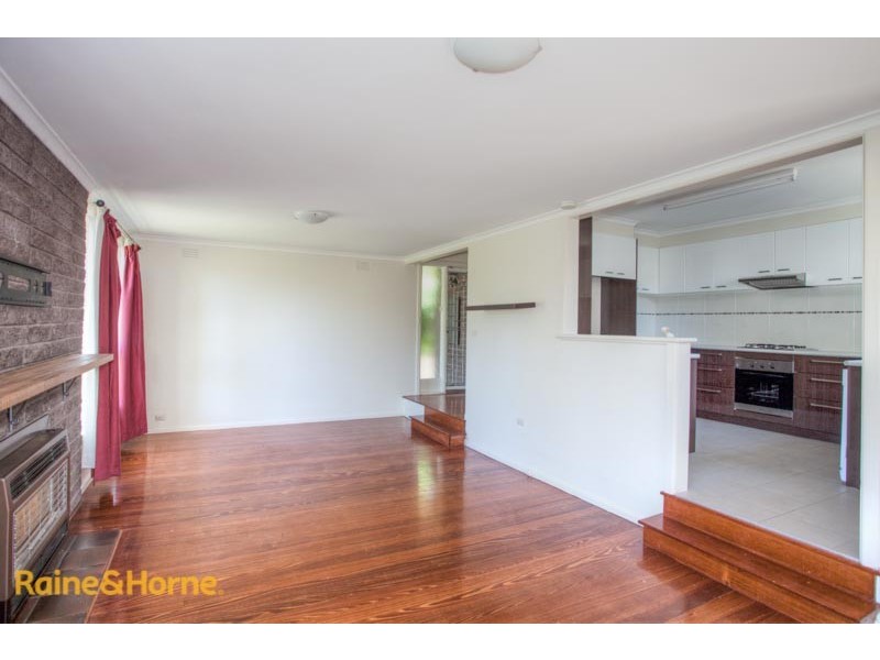 12 Fadden Grove, Sunbury VIC 3429