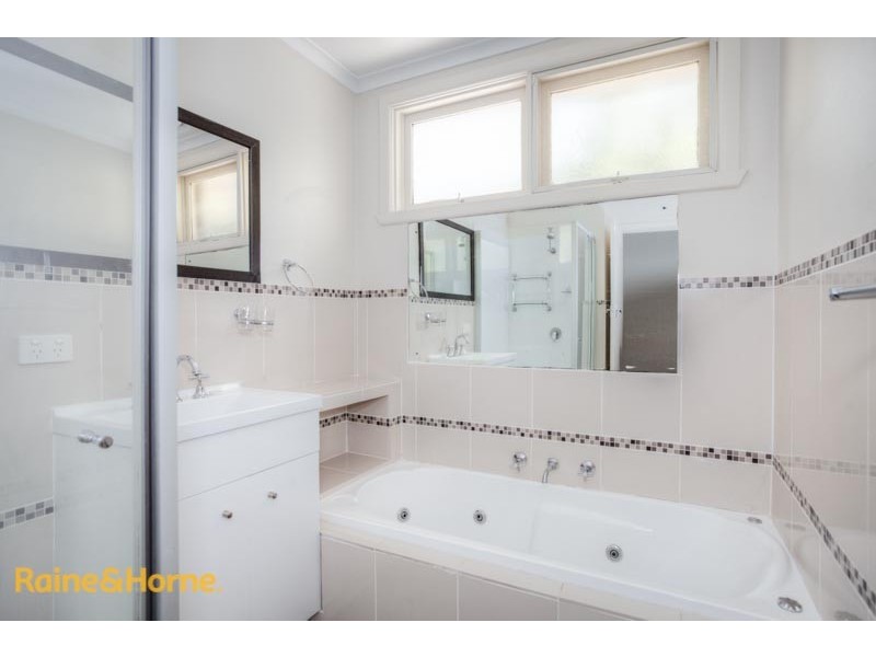 12 Fadden Grove, Sunbury VIC 3429