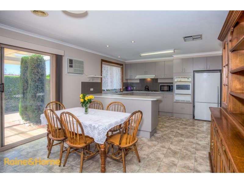 49 Olive Grove, Sunbury VIC 3429