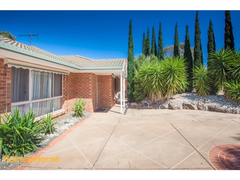 49 Olive Grove, Sunbury VIC 3429