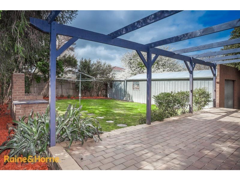 76 McKell Avenue, Sunbury VIC 3429