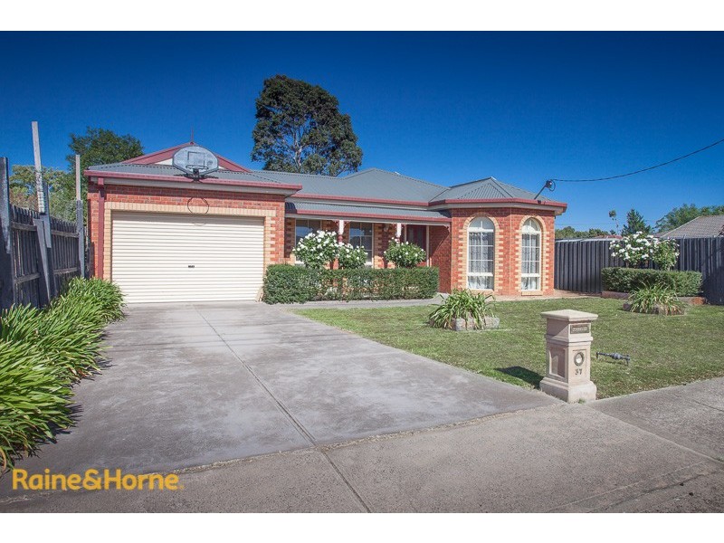 37 Calder Highway, Diggers Rest VIC 3427
