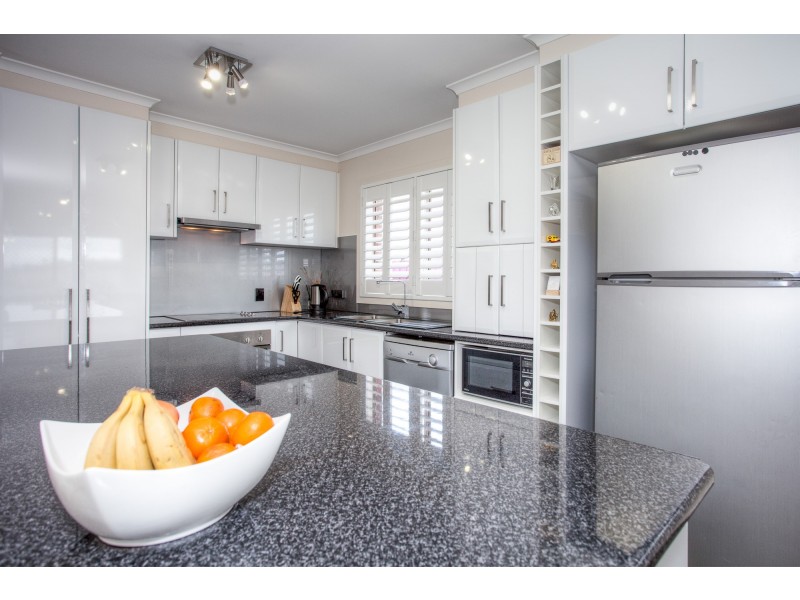 2/58 Burge Drive, Sunbury VIC 3429