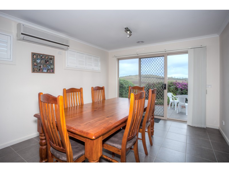 2/58 Burge Drive, Sunbury VIC 3429