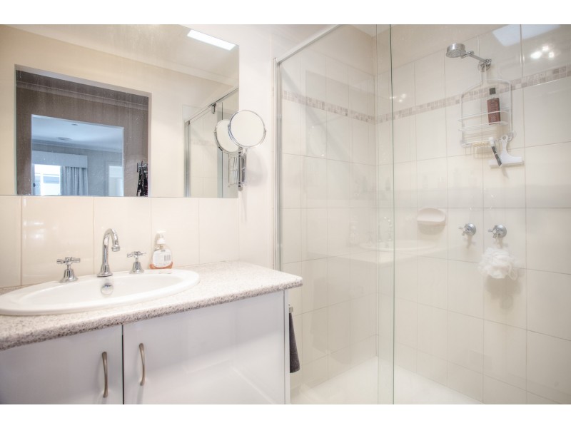 2/58 Burge Drive, Sunbury VIC 3429