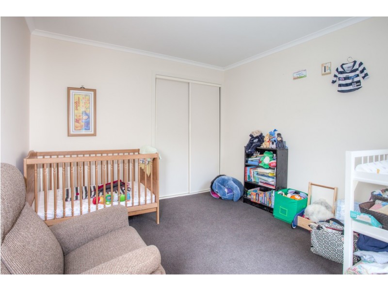 2/58 Burge Drive, Sunbury VIC 3429