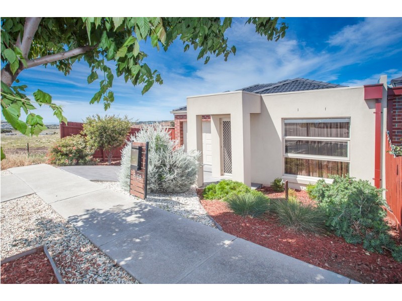 2/58 Burge Drive, Sunbury VIC 3429