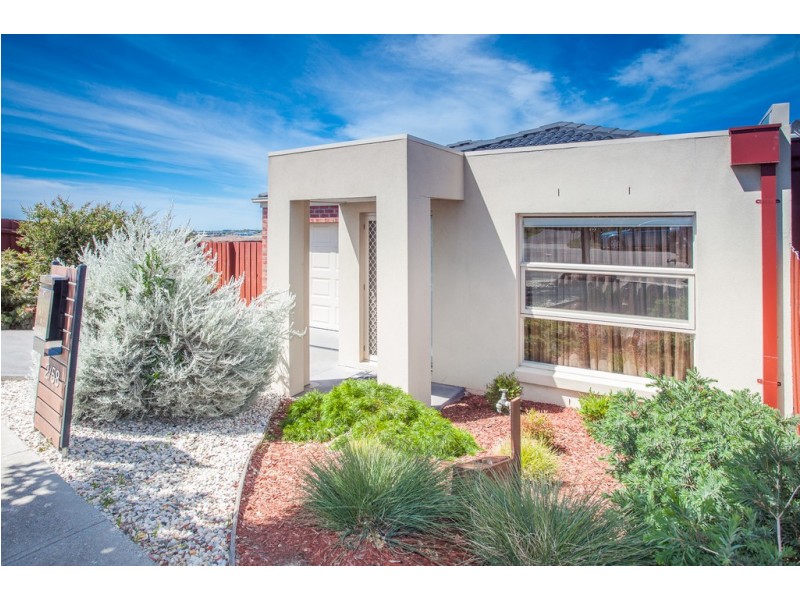 2/58 Burge Drive, Sunbury VIC 3429