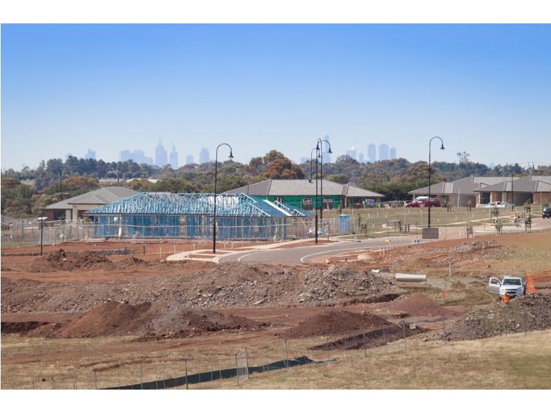 2/58 Burge Drive, Sunbury VIC 3429