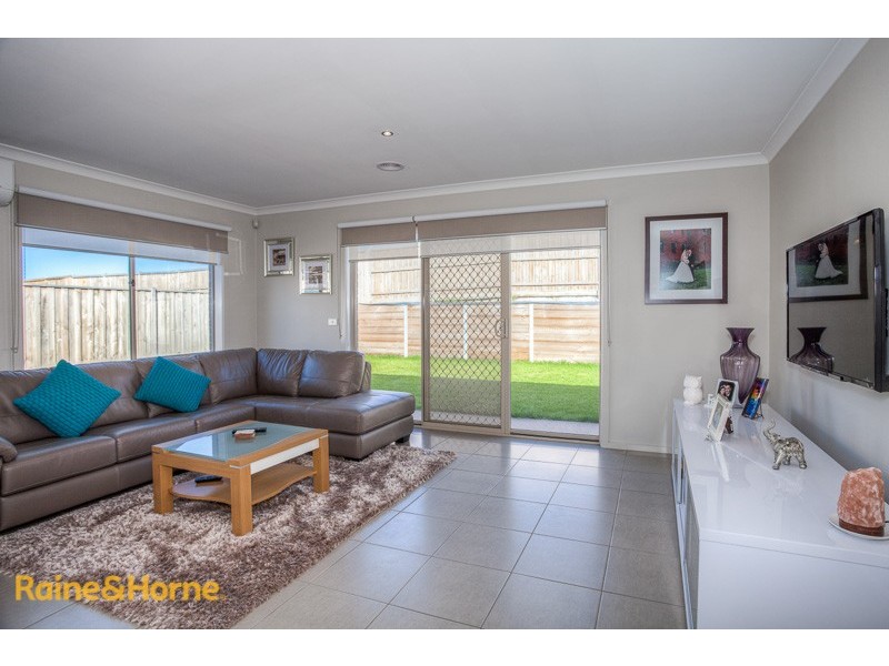 9 Retreat Crescent, Sunbury VIC 3429