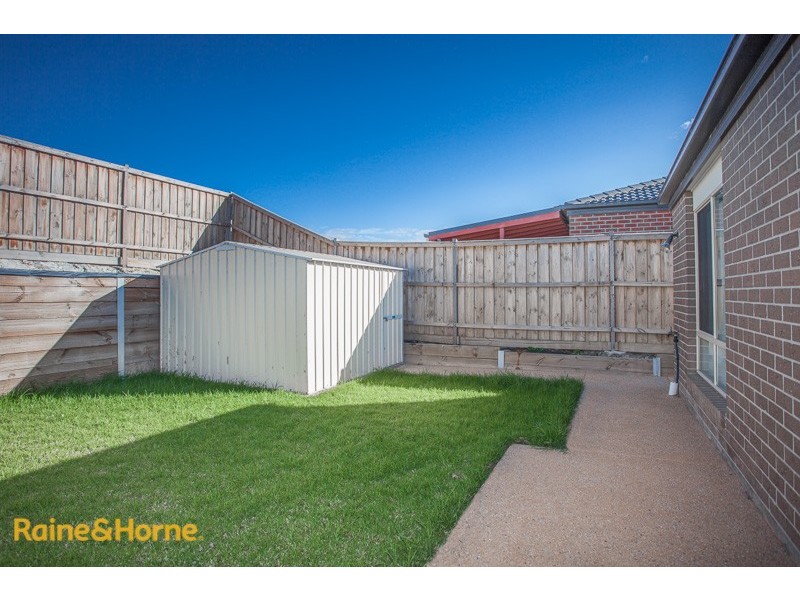 9 Retreat Crescent, Sunbury VIC 3429