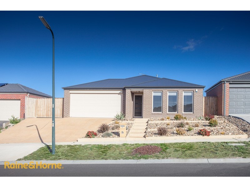 9 Retreat Crescent, Sunbury VIC 3429