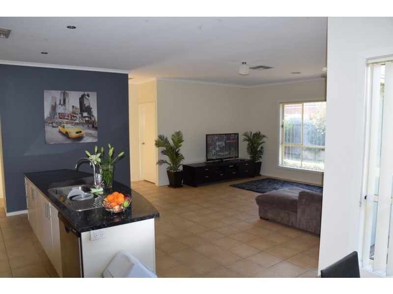 26 YARDLEY STREET, Sunbury VIC 3429