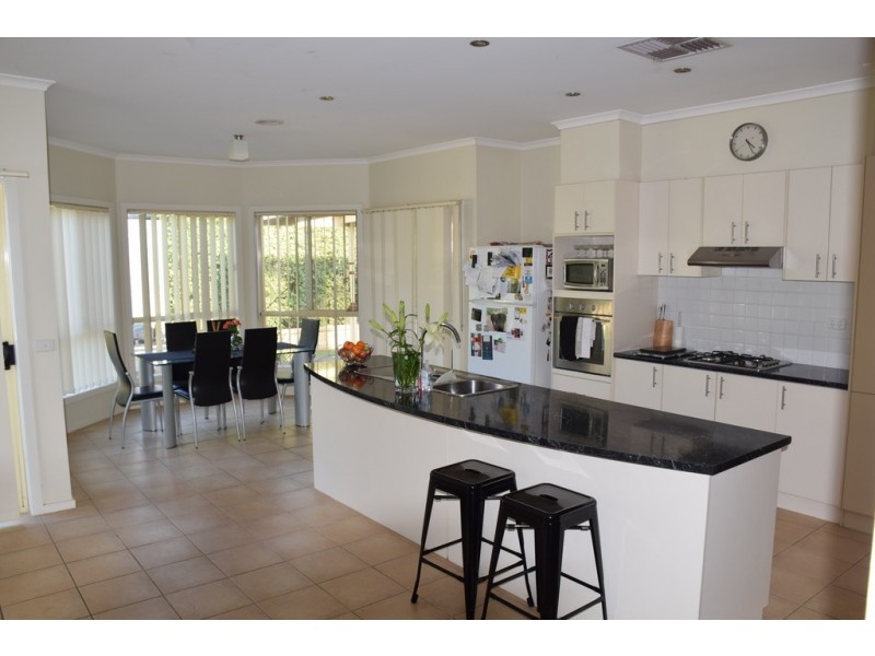 26 YARDLEY STREET, Sunbury VIC 3429