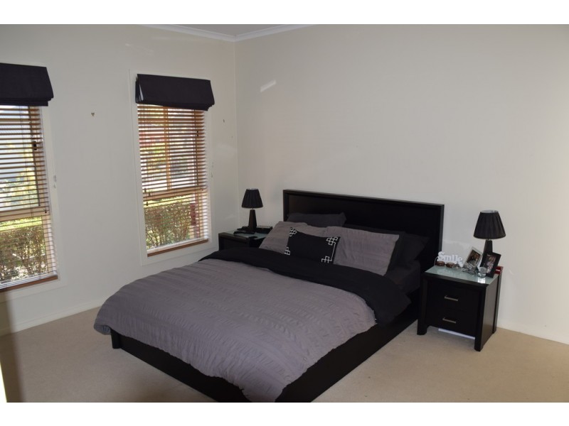 26 YARDLEY STREET, Sunbury VIC 3429
