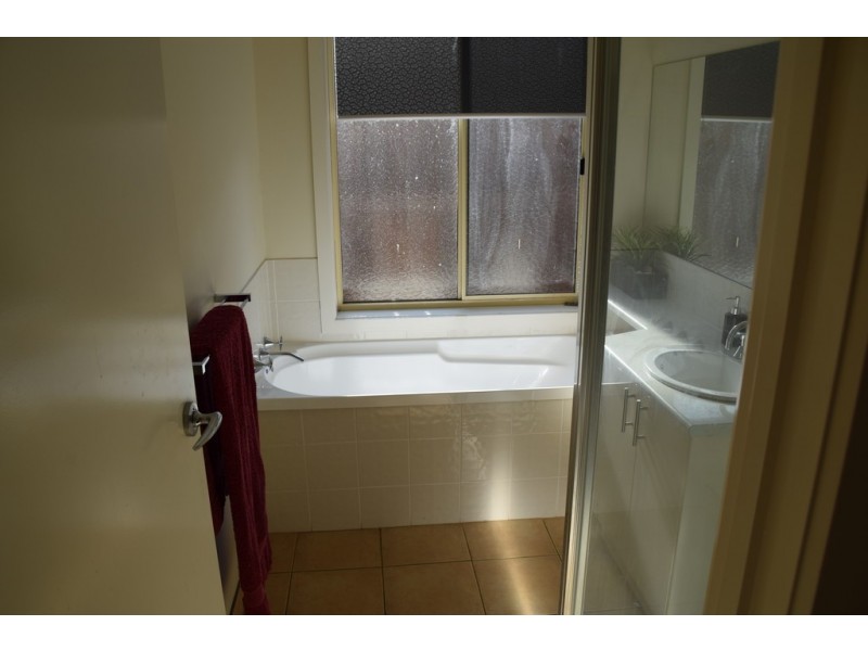 26 YARDLEY STREET, Sunbury VIC 3429