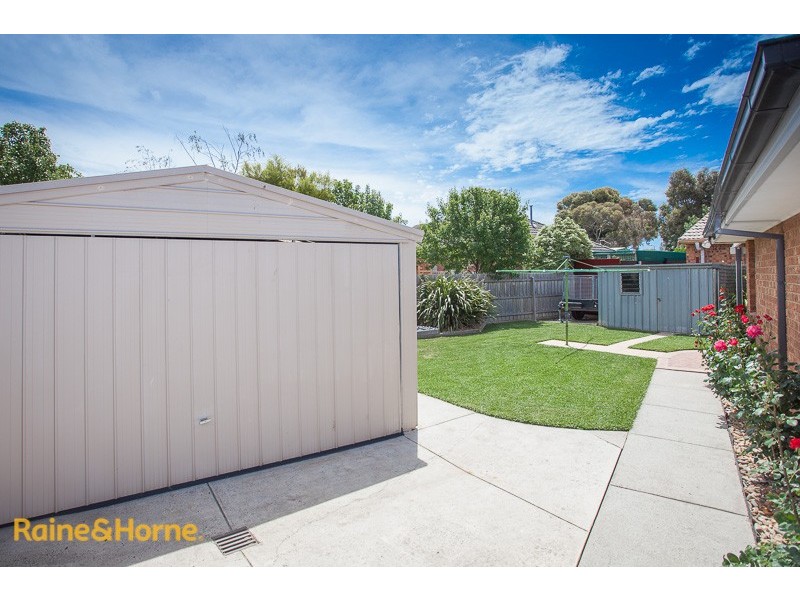 4 Mclean Court, Sunbury VIC 3429