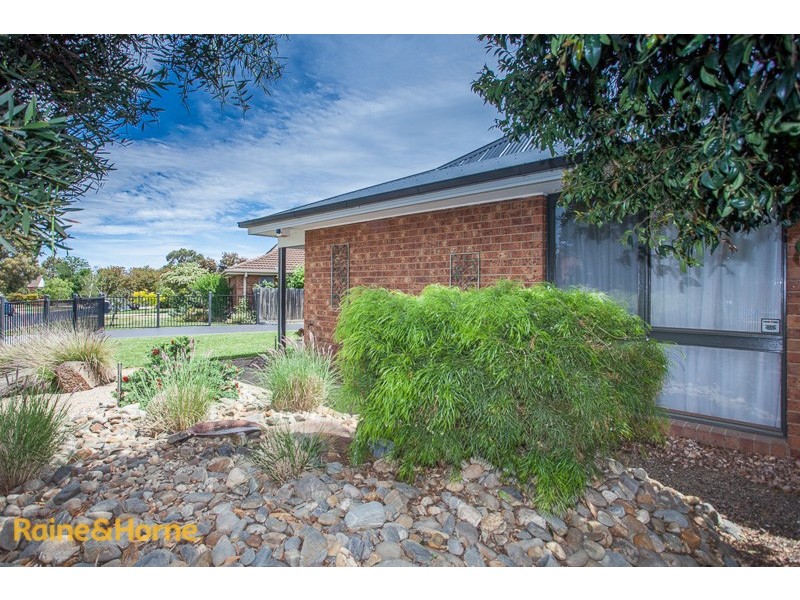 4 Mclean Court, Sunbury VIC 3429