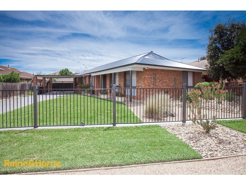 4 Mclean Court, Sunbury VIC 3429