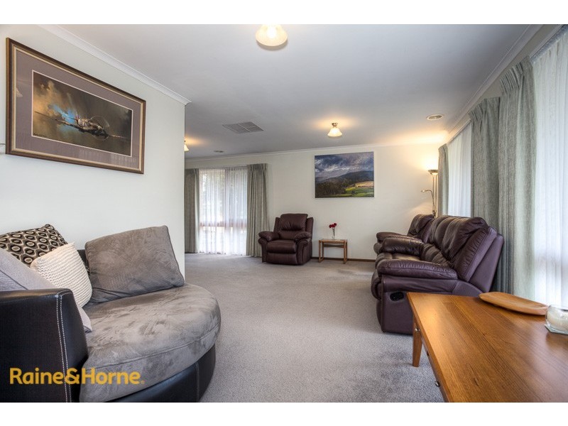 4 Mclean Court, Sunbury VIC 3429
